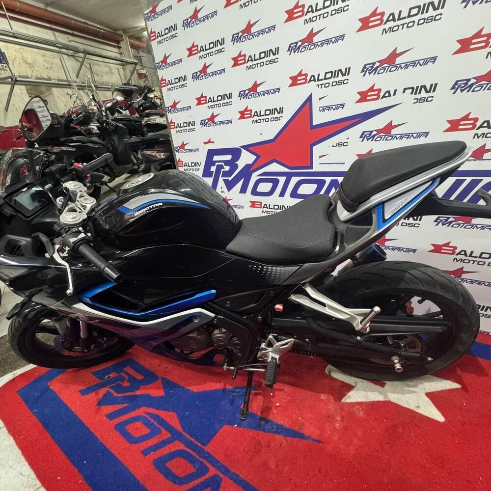 QJ Motor SRK 125 R (2024) (3)