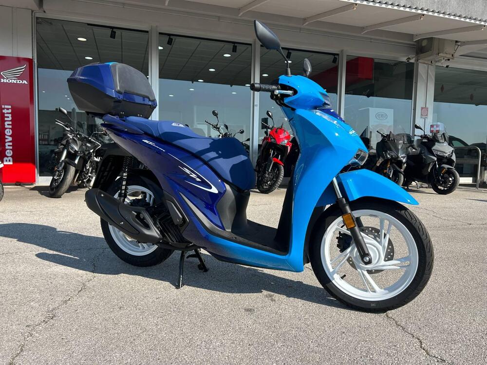 Honda SH 125i (2024 - 25) (7)