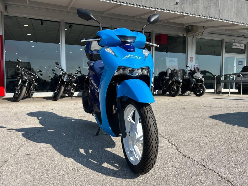 Honda SH 125i (2024 - 25) (4)