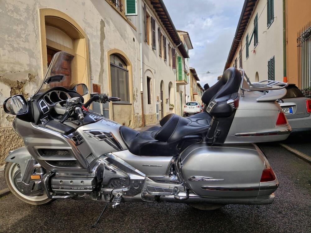 Honda GL 1800 Gold Wing (2000 - 05)