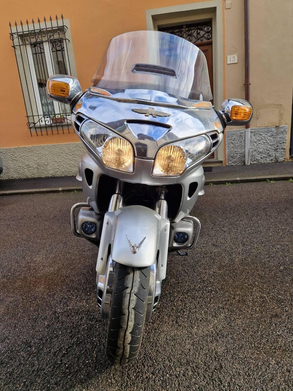 Honda GL 1800 Gold Wing (2000 - 05) (3)