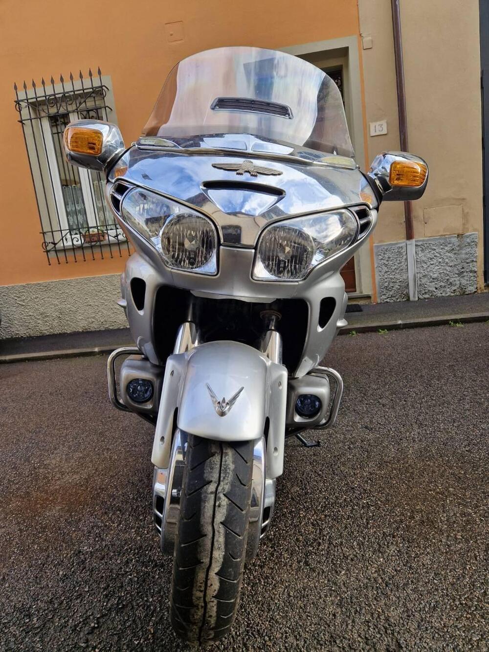 Honda GL 1800 Gold Wing (2000 - 05) (4)