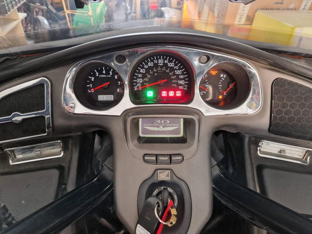 Honda GL 1800 Gold Wing (2000 - 05) (11)