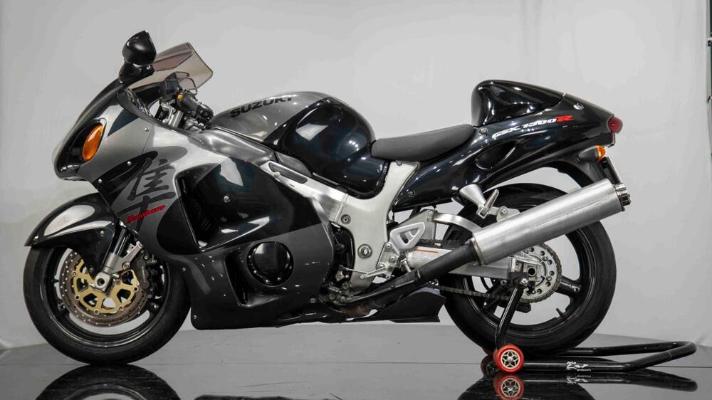 Suzuki GSX 1300 R Hayabusa (1999 - 06) (2)