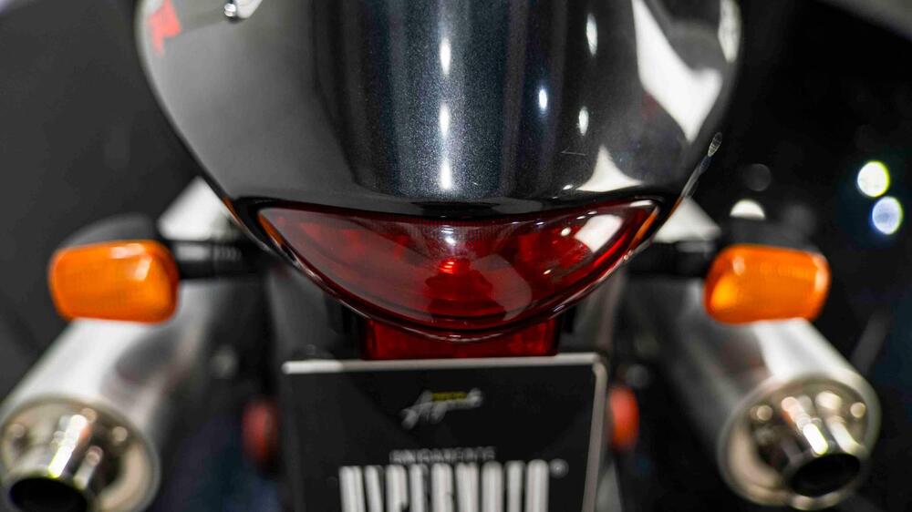 Suzuki GSX 1300 R Hayabusa (1999 - 06) (16)