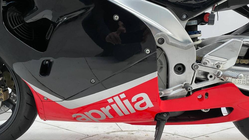 Aprilia RSV 1000 (2000 - 01) (4)