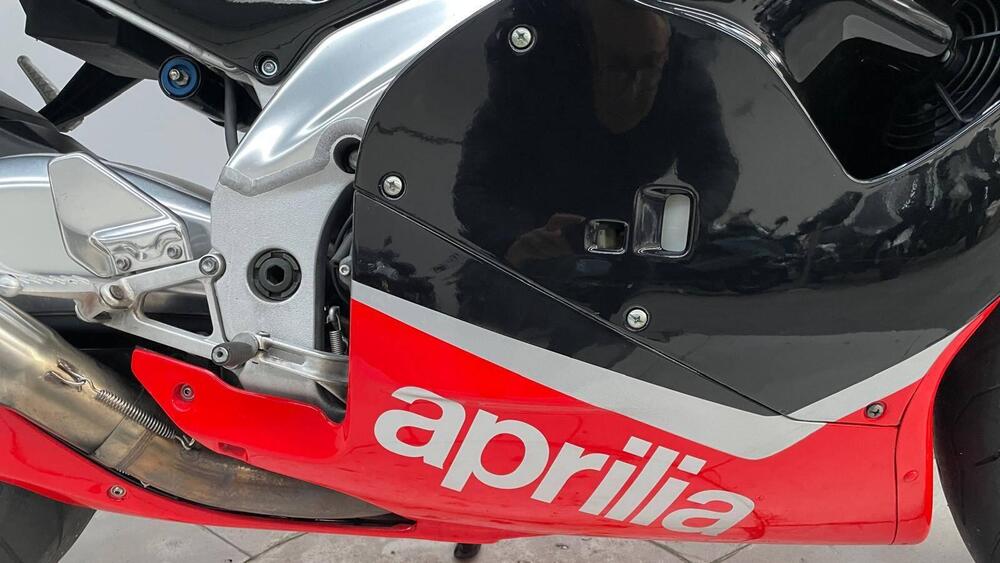 Aprilia RSV 1000 (2000 - 01) (7)