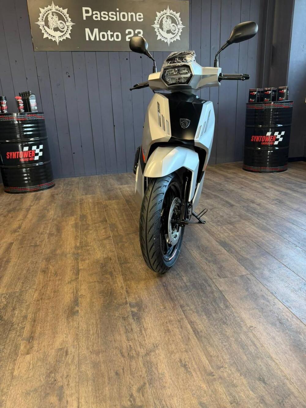 Peugeot Tweet 200 FL GT (2025 - 26) (4)