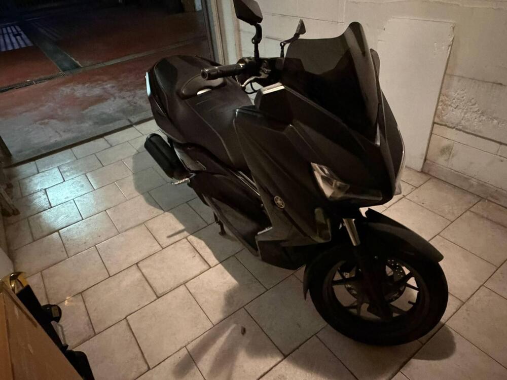 Yamaha X-Max 250 Iron Max ABS (2016) (2)