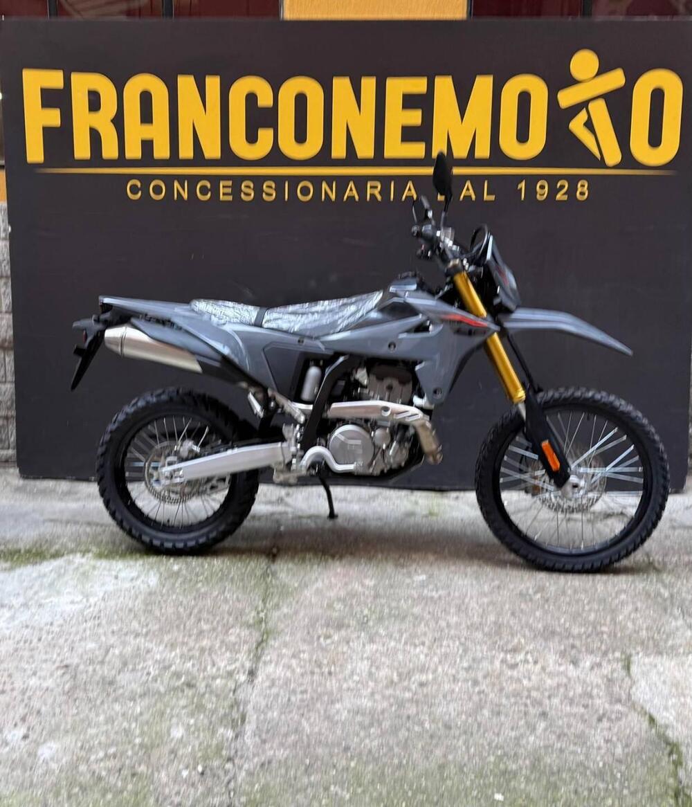 Suzuki DR-Z4S (2025 - 26) (3)