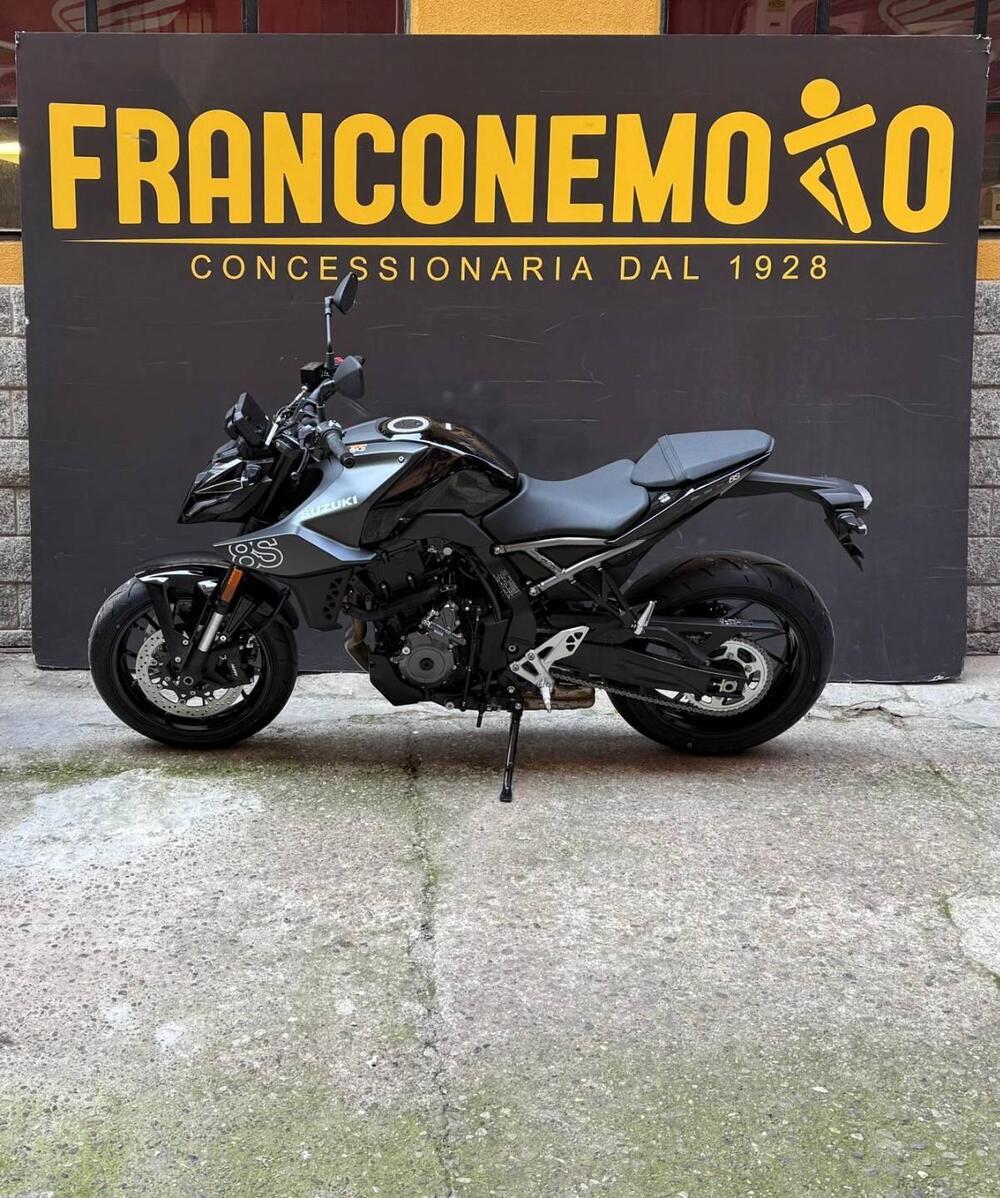 Suzuki GSX-8S (2025 - 26) (11)