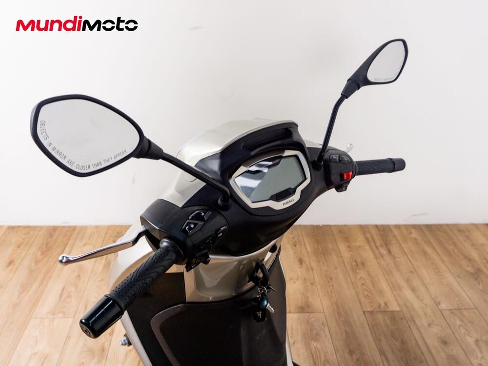 Piaggio Beverly 300 Hpe (2021) (11)