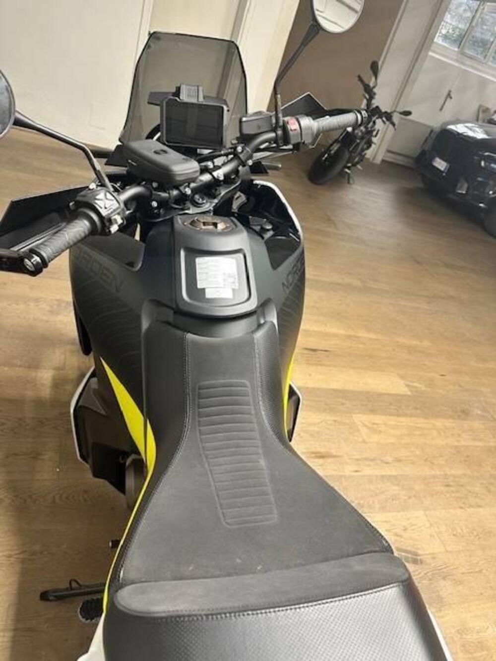 Husqvarna Norden 901 (2022 - 26) (8)