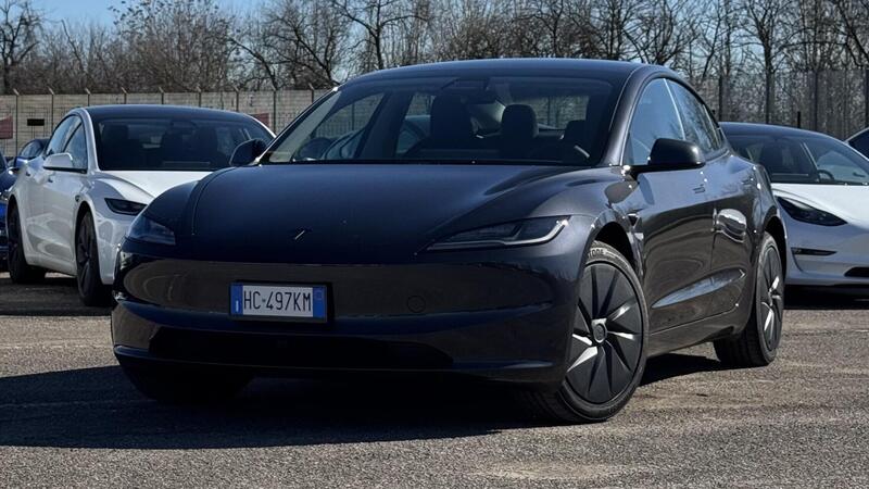 Tesla Model 3 Standard: la base che non sembra base