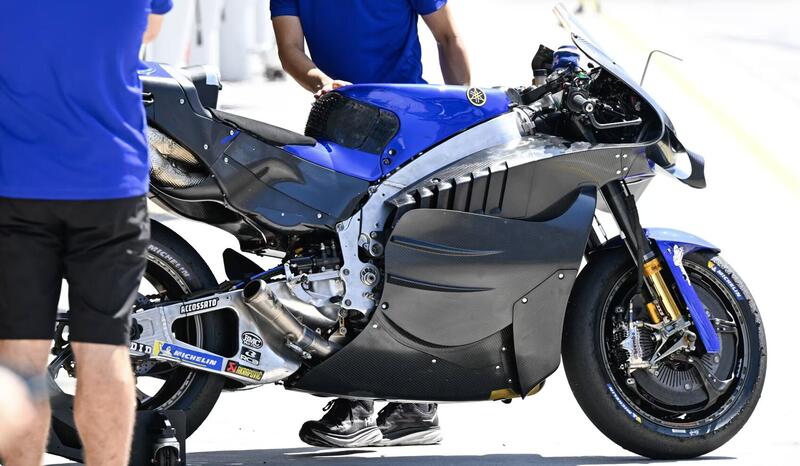 MotoGP 2026. Yamaha, un 2026 come se fosse un test per il 2027, spiega Max Bartolini: "Con il V4 &egrave; tutto diverso. L'850 sar&agrave; un fratello dell'attuale 1000"