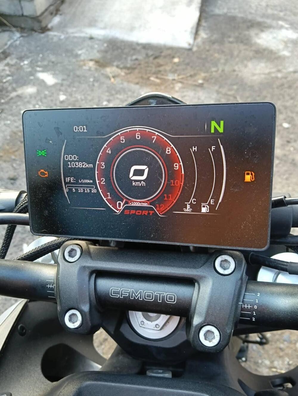 CFMOTO 300NK (2021 - 26) (9)