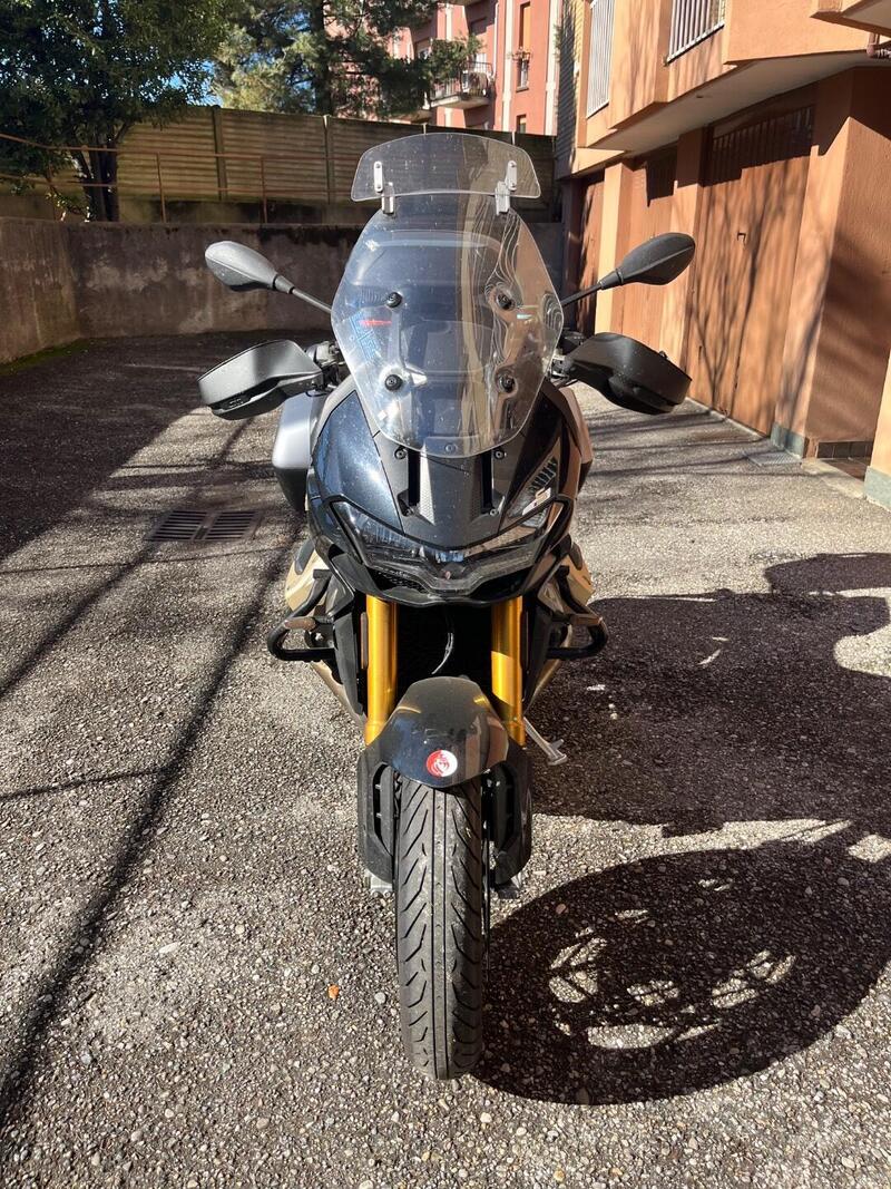 Moto Guzzi V100 Mandello S (2022 - 24)