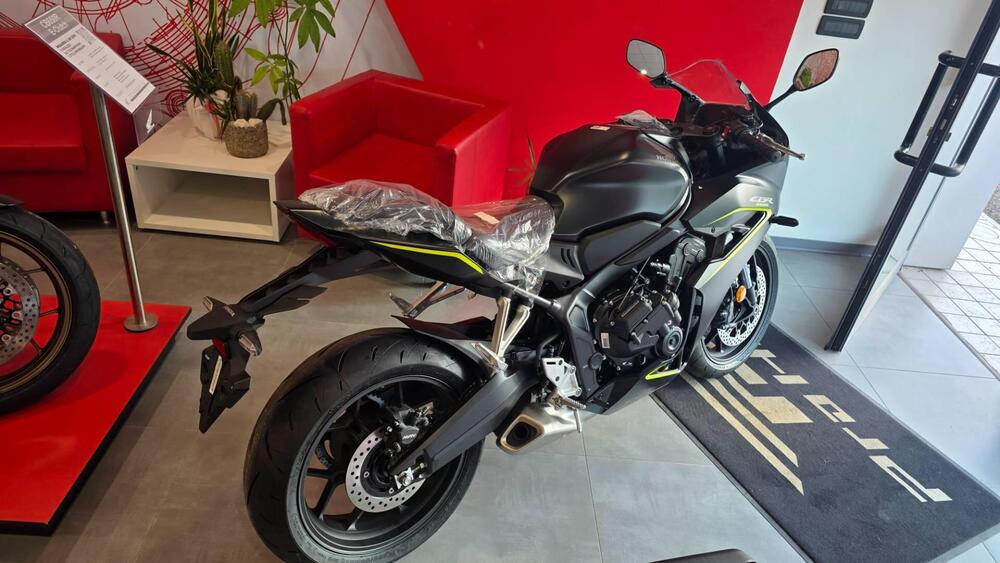 Honda CBR 650 R E-Clutch (2024 - 26) (3)