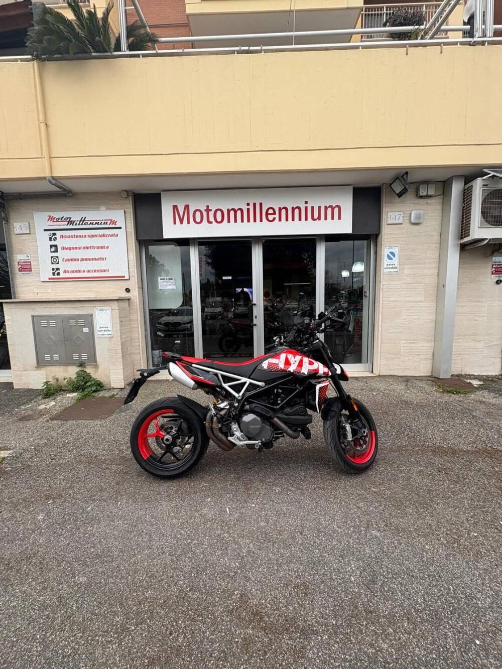 Ducati Hypermotard 950 RVE (2022 - 25) (3)