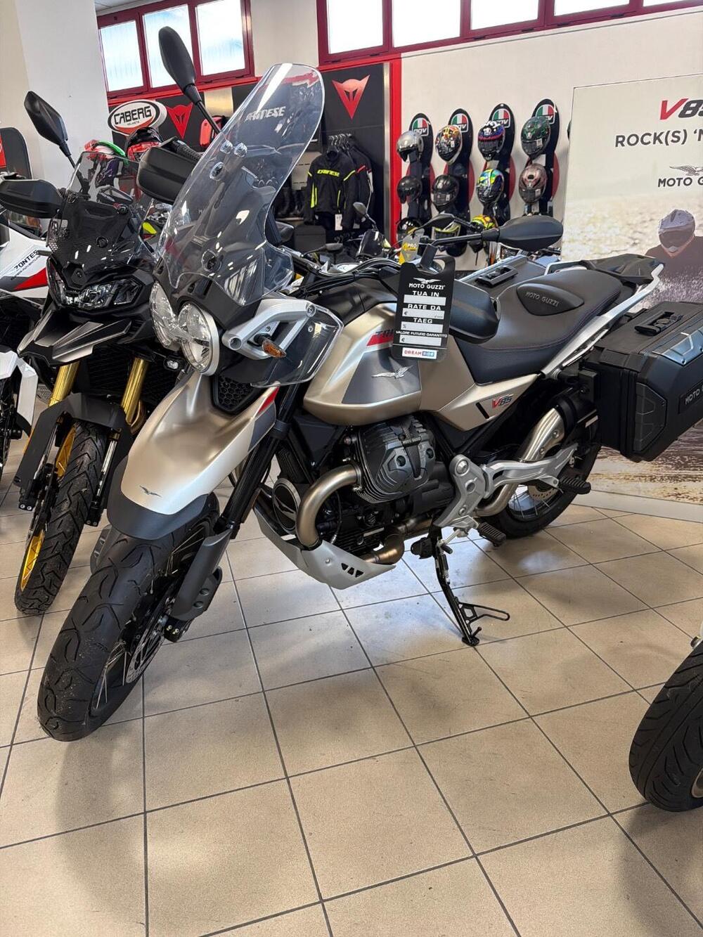 Moto Guzzi V85 TT Travel (2024 - 26)