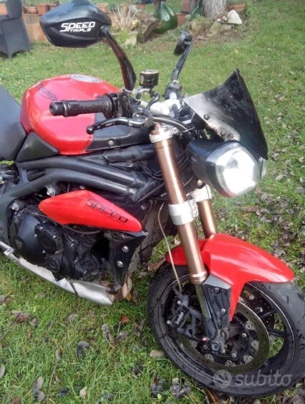 Triumph Speed Triple 1050 (2011 - 13)