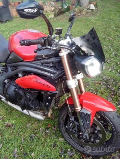 Triumph Speed Triple 1050 (2011 - 13) usata