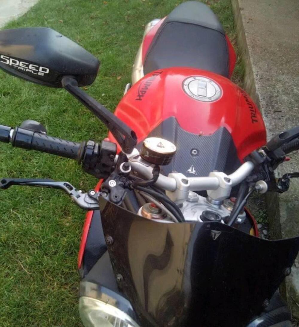 Triumph Speed Triple 1050 (2011 - 13) (4)