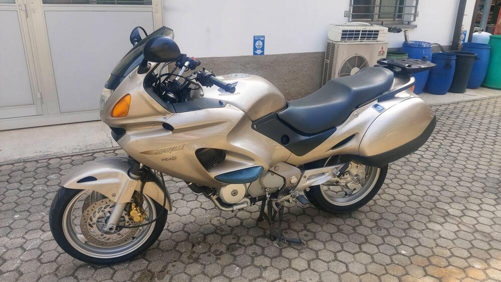 Honda Deauville 650 (1998 - 01) (2)