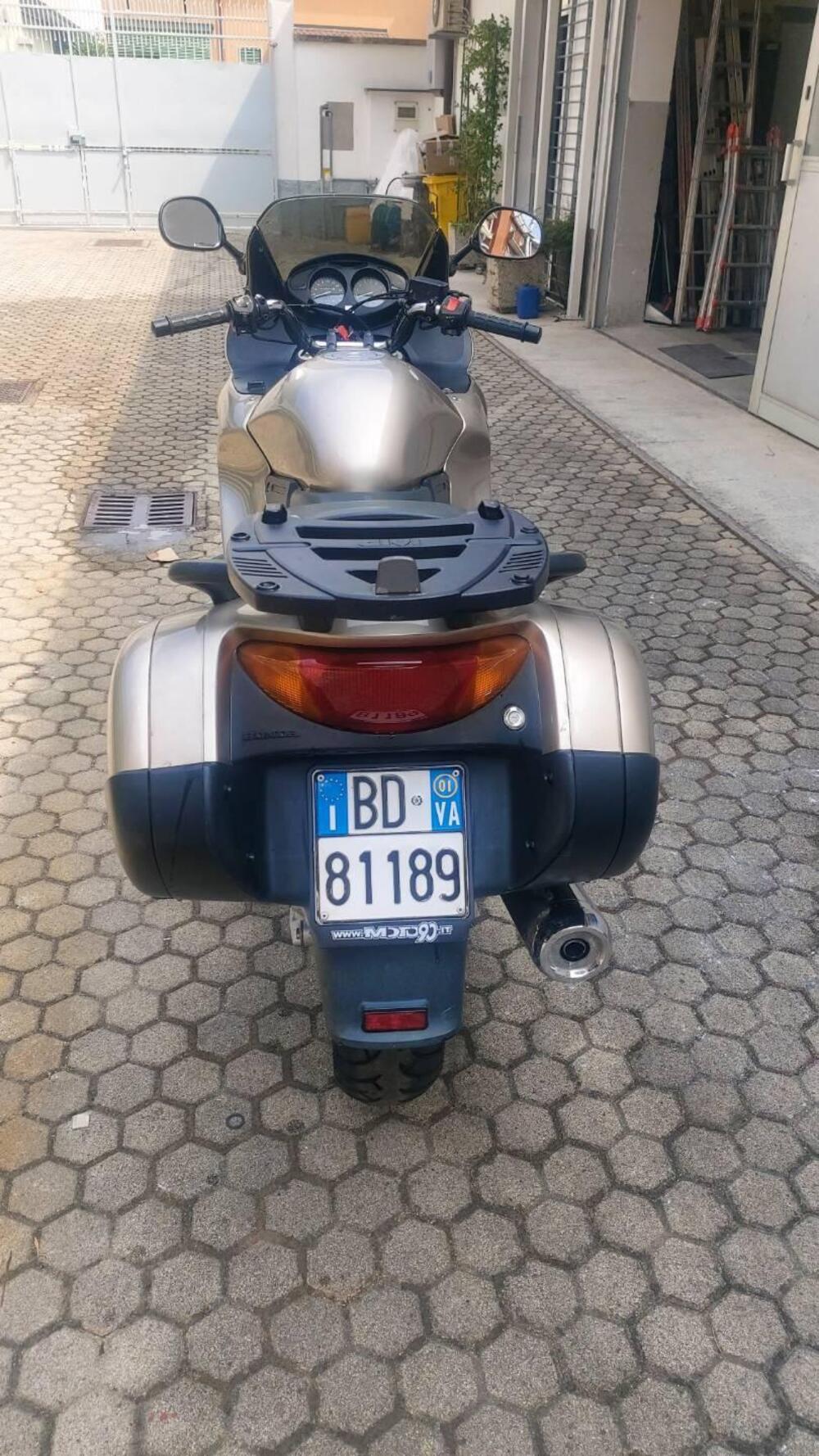 Honda Deauville 650 (1998 - 01) (4)