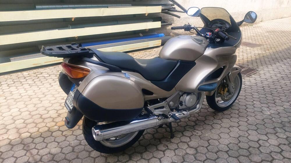 Honda Deauville 650 (1998 - 01) (5)