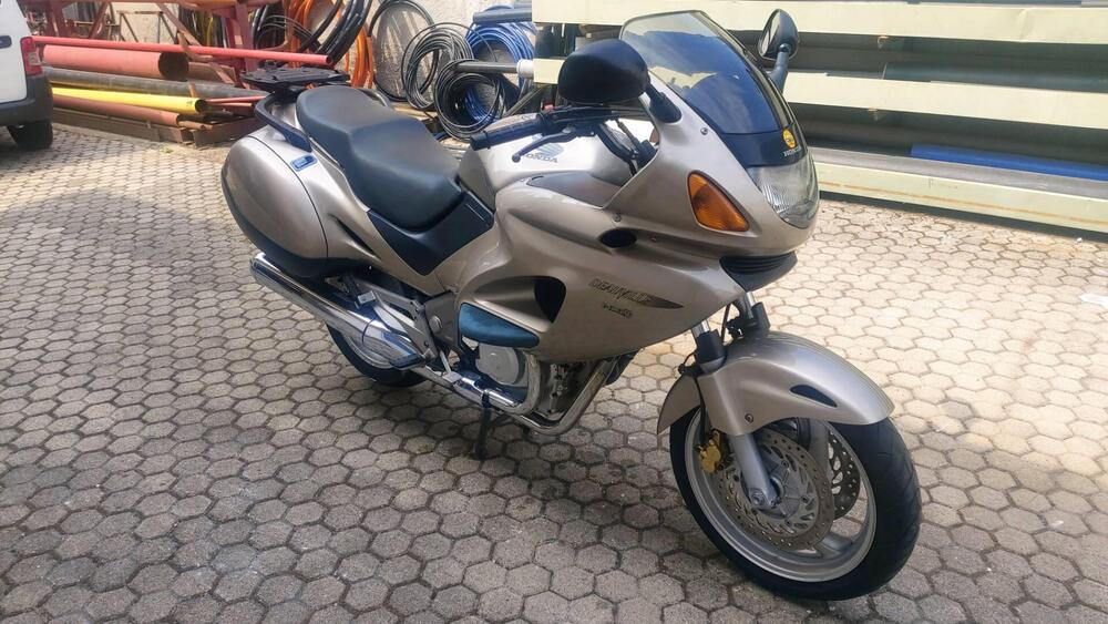 Honda Deauville 650 (1998 - 01) (7)