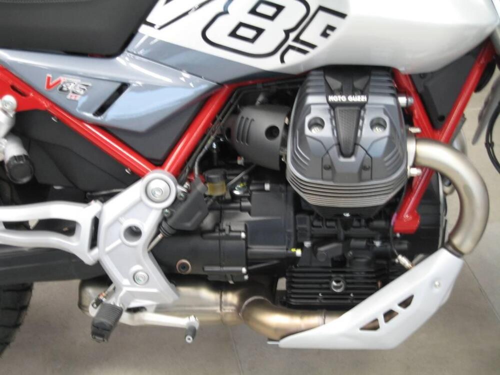 Moto Guzzi V85 TT (2024 - 26) (5)