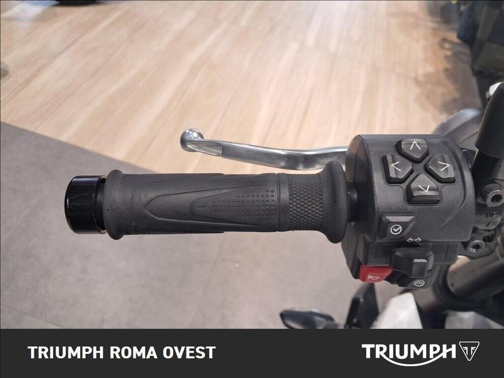 Triumph Street Triple 765 R (2023 - 26) (9)