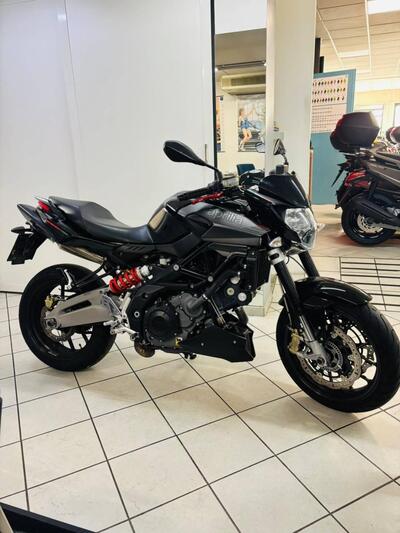 Aprilia Shiver 750 (2010 - 16) usata