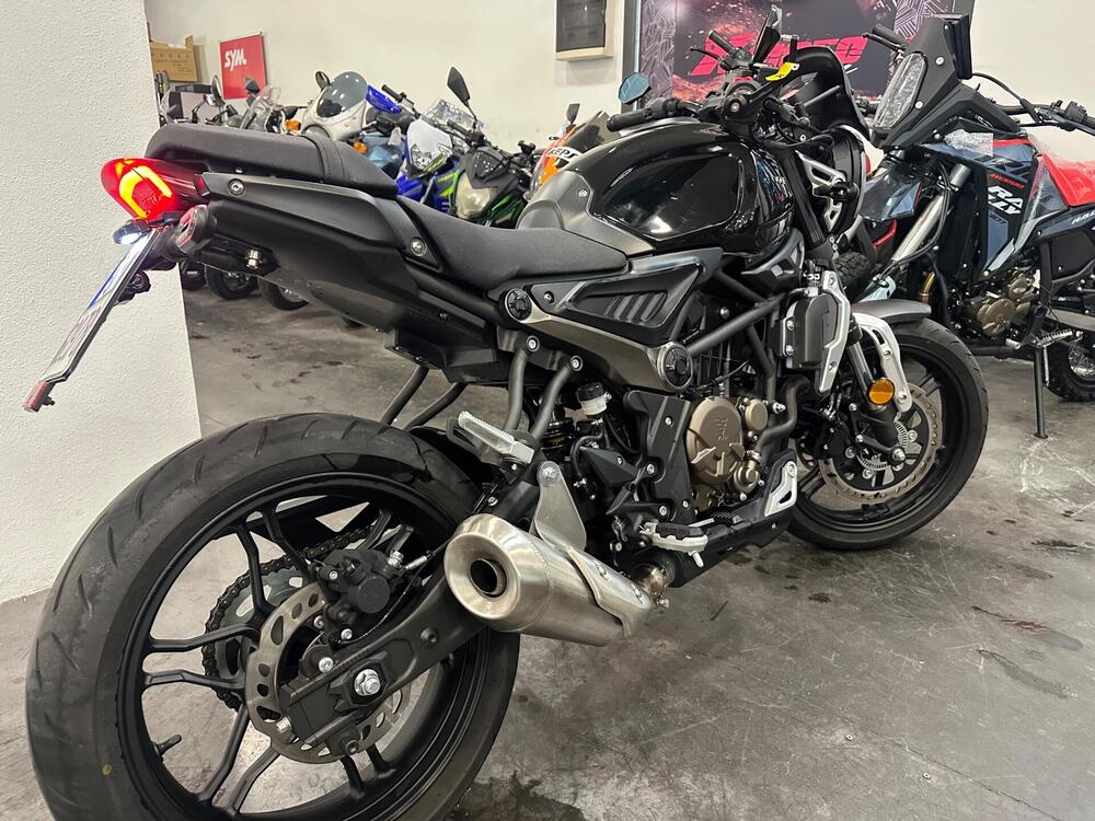 Voge Trofeo 300AC (2021 - 26) (4)