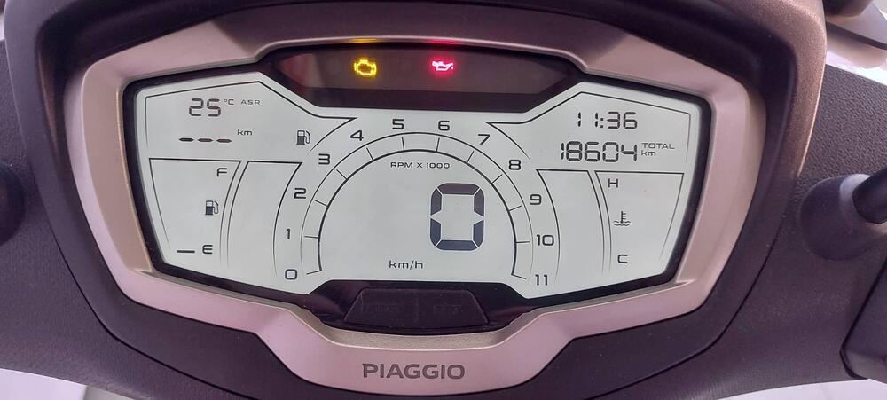 Piaggio Beverly 300 Hpe (2021) (3)