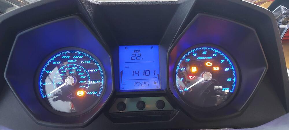 Kymco Downtown 350i TCS (2021 - 25) (3)