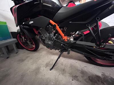 KTM 890 Duke R (2022 - 23) usata