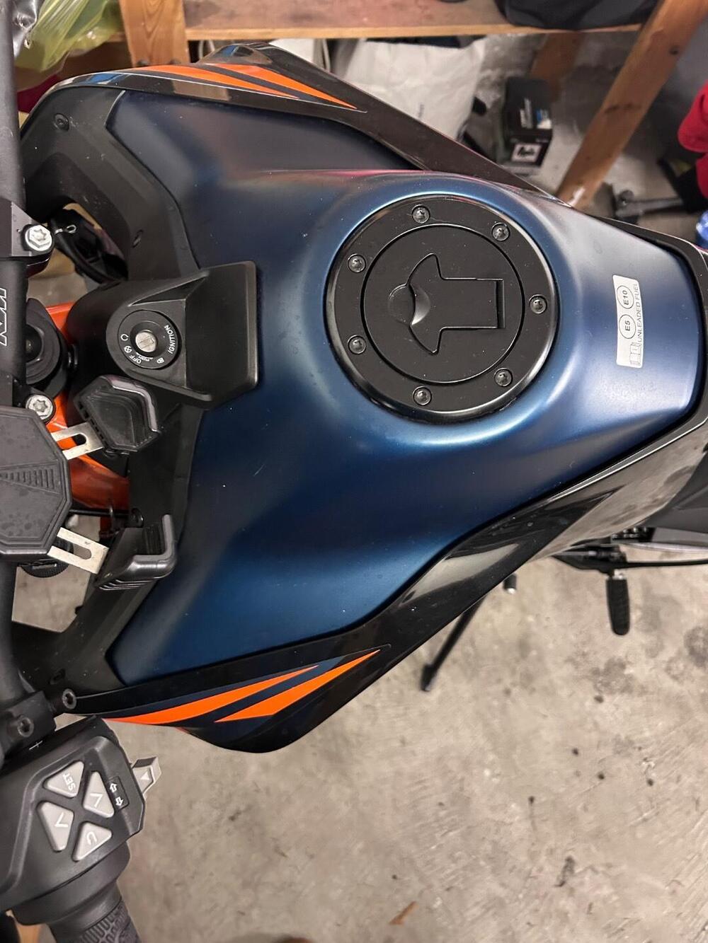 KTM 890 Duke R (2022 - 23) (4)