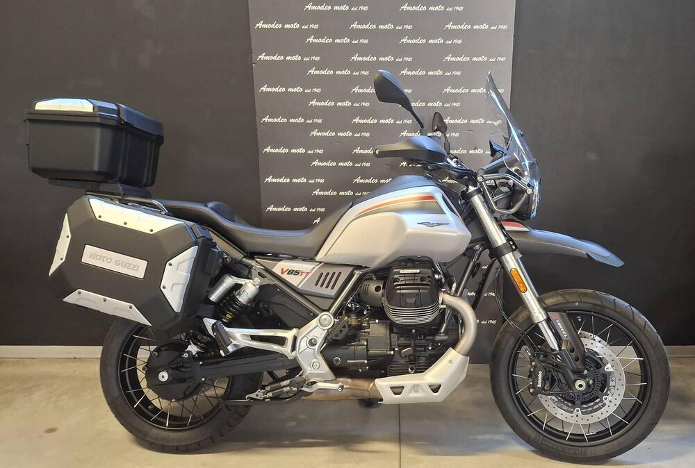 Moto Guzzi V85 TT Travel (2021 - 23)