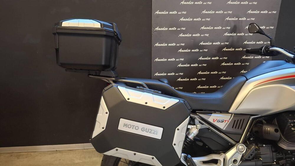 Moto Guzzi V85 TT Travel (2021 - 23) (5)