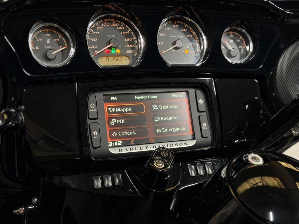 Harley-Davidson 107 Street Glide Special (2017 - 19) - FLHXS (18)