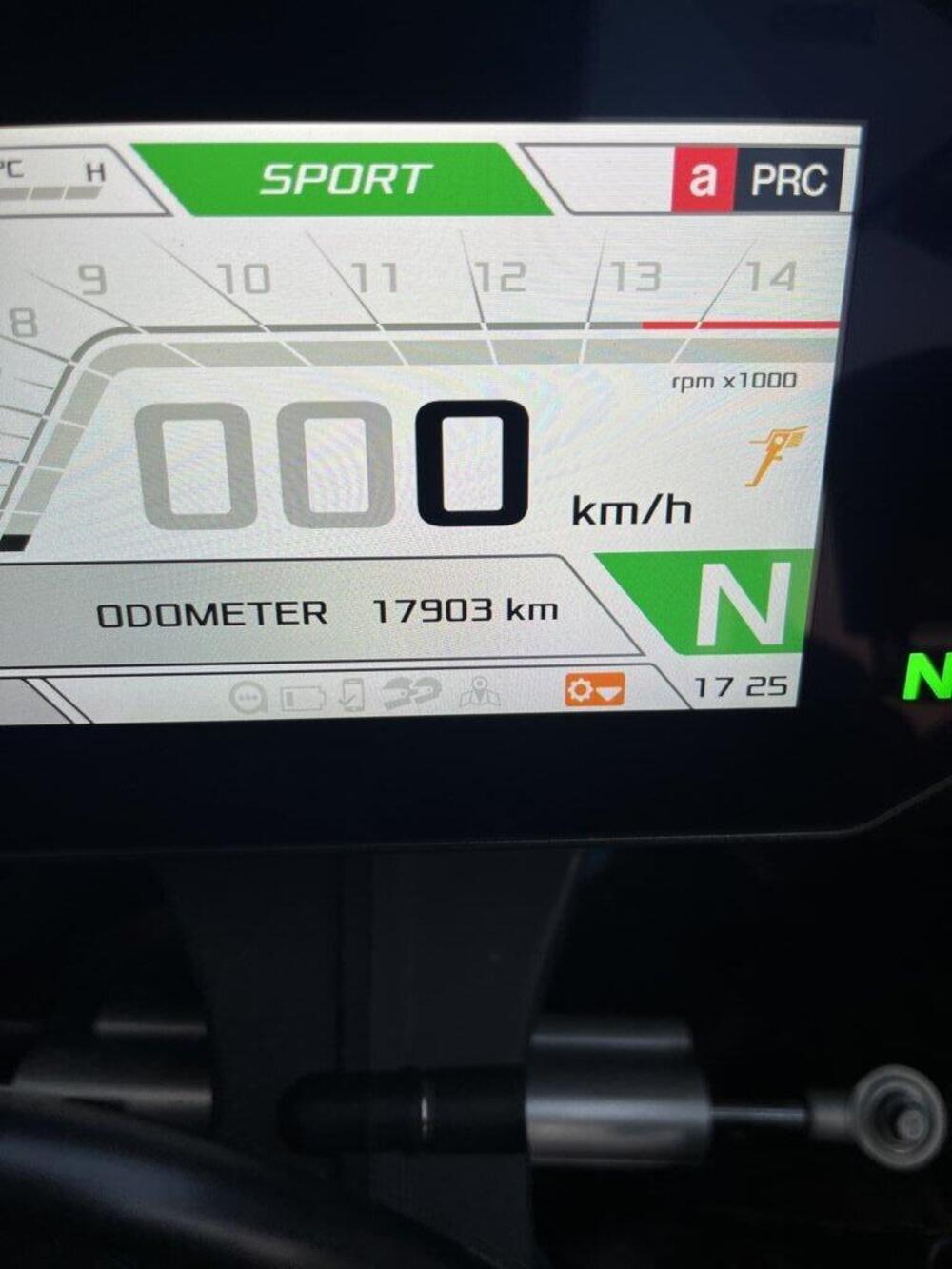 Aprilia RSV4 1100 Factory Speed White (2023 - 24) (4)