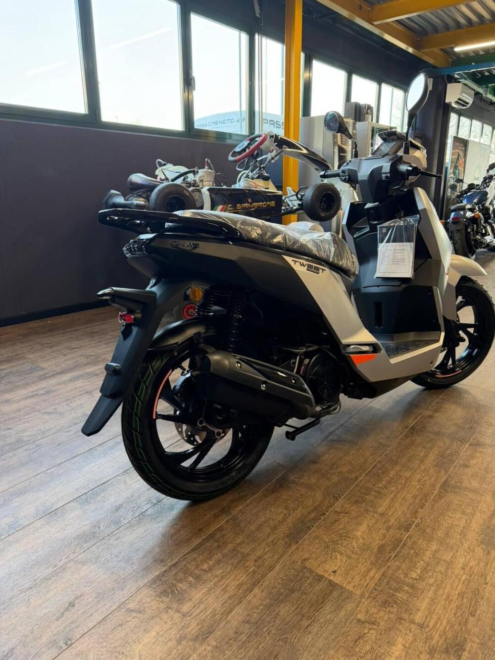 Peugeot Tweet 200 GT (2021 - 25) (2)