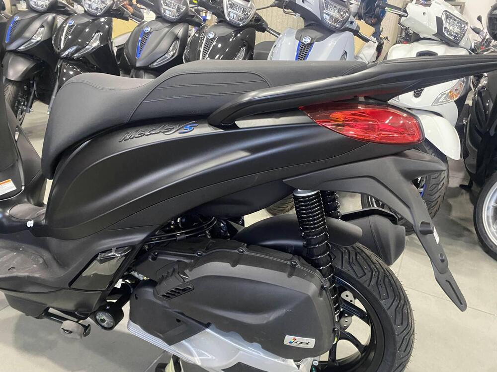 Piaggio Medley 200 S (2025 - 26) (8)