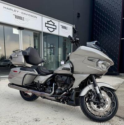 Harley-Davidson CVO Road Glide (2023) usata