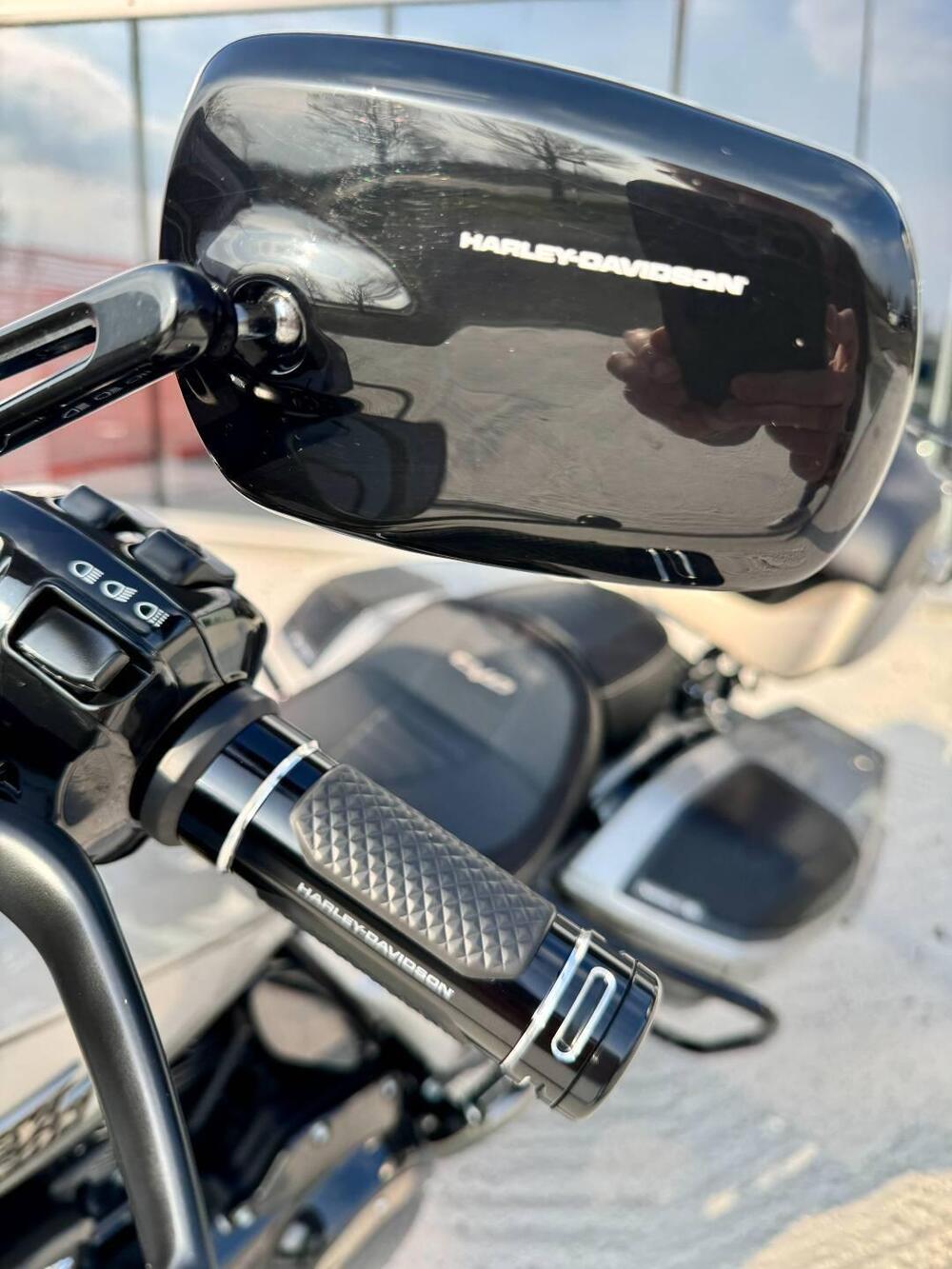 Harley-Davidson CVO Road Glide (2023) (5)