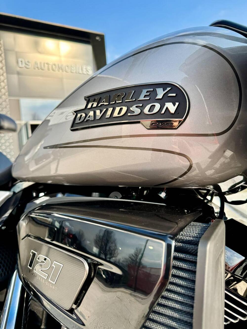 Harley-Davidson CVO Road Glide (2023) (8)