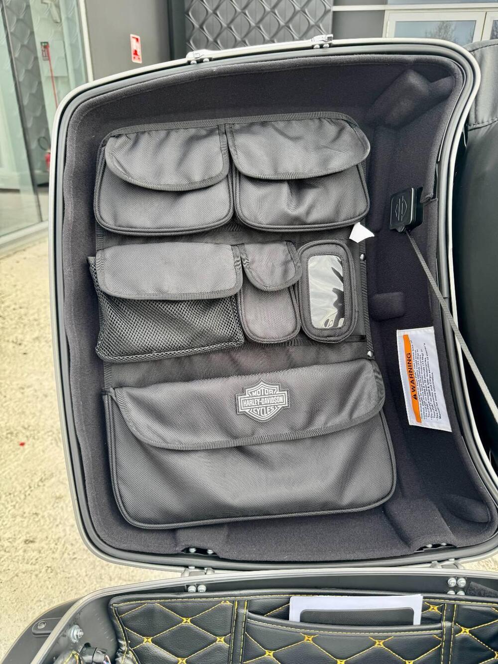 Harley-Davidson CVO Road Glide (2023) (9)