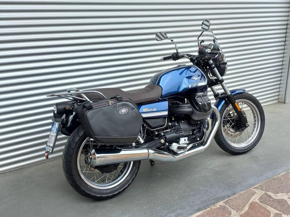 Moto Guzzi V7 Stone Special Edition (2022 - 25) (3)